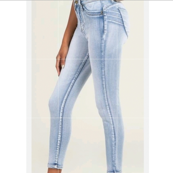 NEW- THE BOLD AND THE BEAUTIFUL SKINNY JEAN - Picture 3 of 6